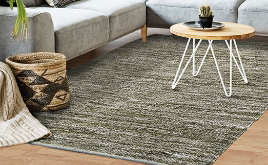tapis tressés en cuir